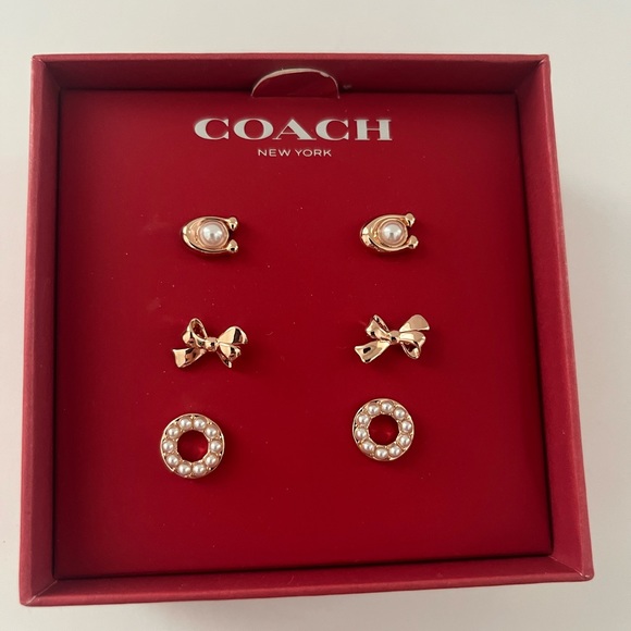 Coach CF984 Signature Stone Bow, C Logo & Circle Earring Set NWT - Picture 4 of 9